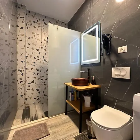 Blue And Salmon Apartamento Durrës