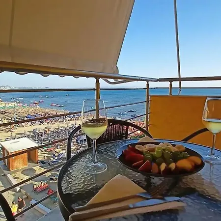 公寓 Blue And Salmon