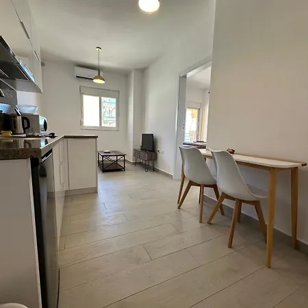 Blue And Salmon Appartement